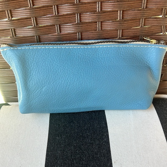 Portland Leather Utility Bag Cosmetic Makeup Bag Pebbled Light Blue/Dream - Picture 3 of 4